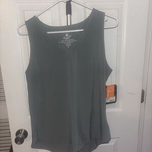 Kuhl Vantage Tank Top Women's Size XL  eucalyptus green  UPF 50+ NWT